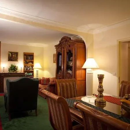 Aparthotel Du Lion D'or Louvre Parijs
