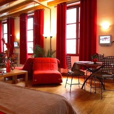Aparthotel Du Lion D'or Louvre Parijs