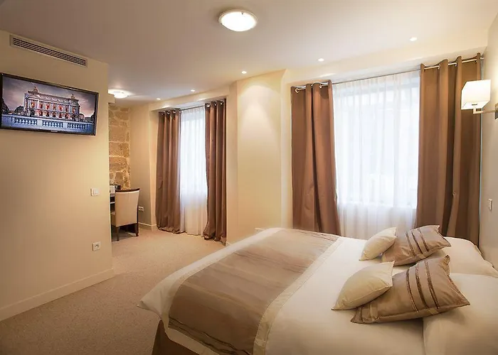 Ξενοδοχείο με διαμερίσματα Lion D'or